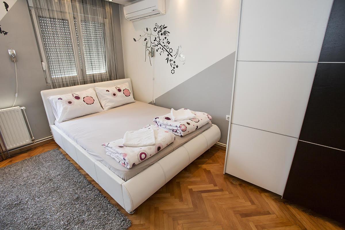 Star Apartment Belgrado Esterno foto