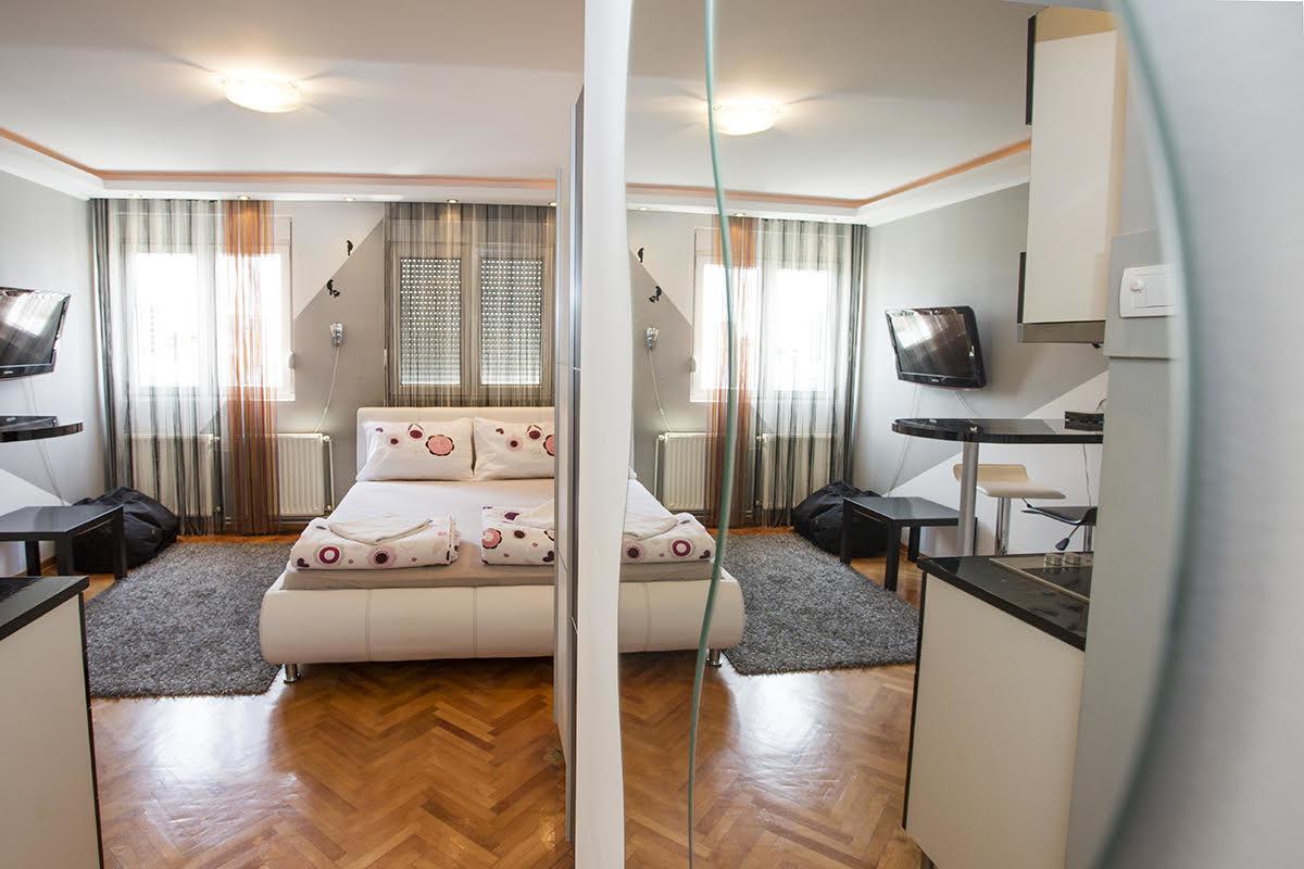 Star Apartment Belgrado Esterno foto